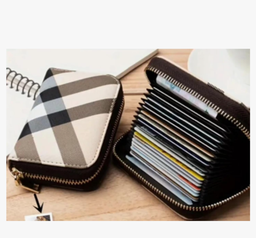 Plaid Credit Card Wallet